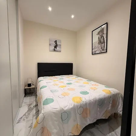 2 Pieces Au Centre De Proche Palais * Κάννες